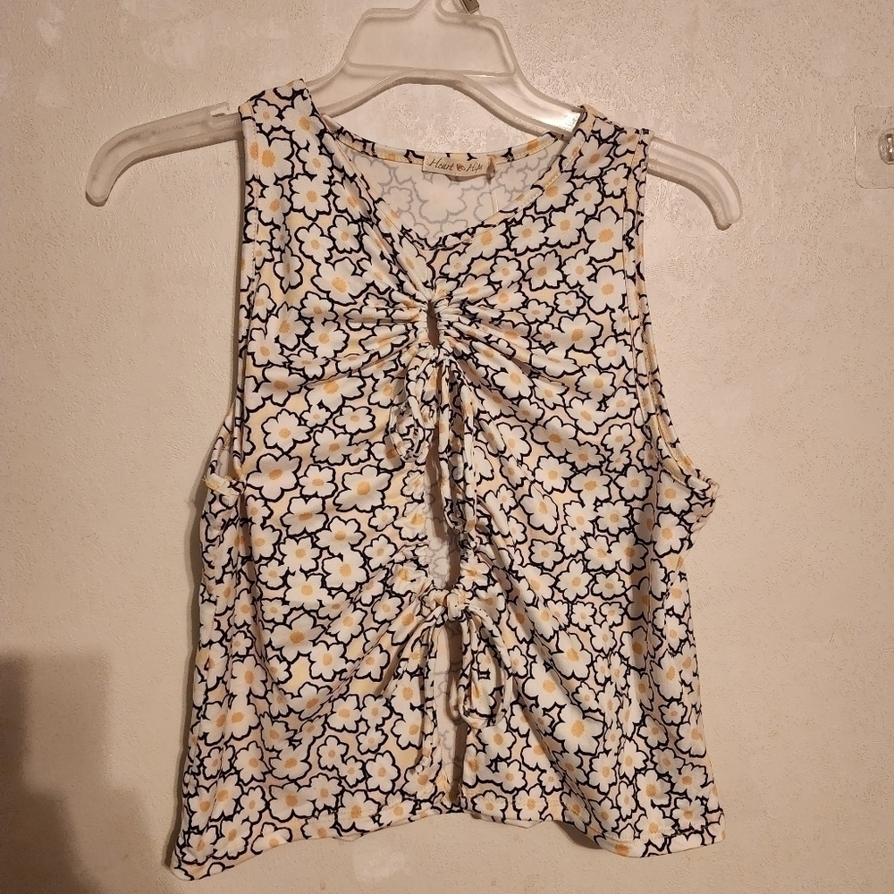 Heart & Hips Daisy Front Open Ties Sleeveless Top NWT